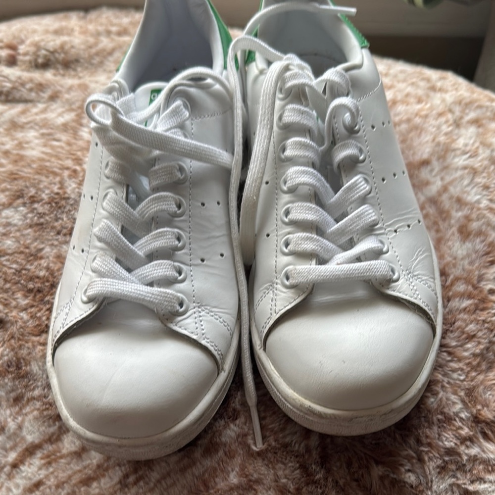 adidas White and Green Sneakers with Trefoil Logo Y7 barely worn - Picture 3 of 5